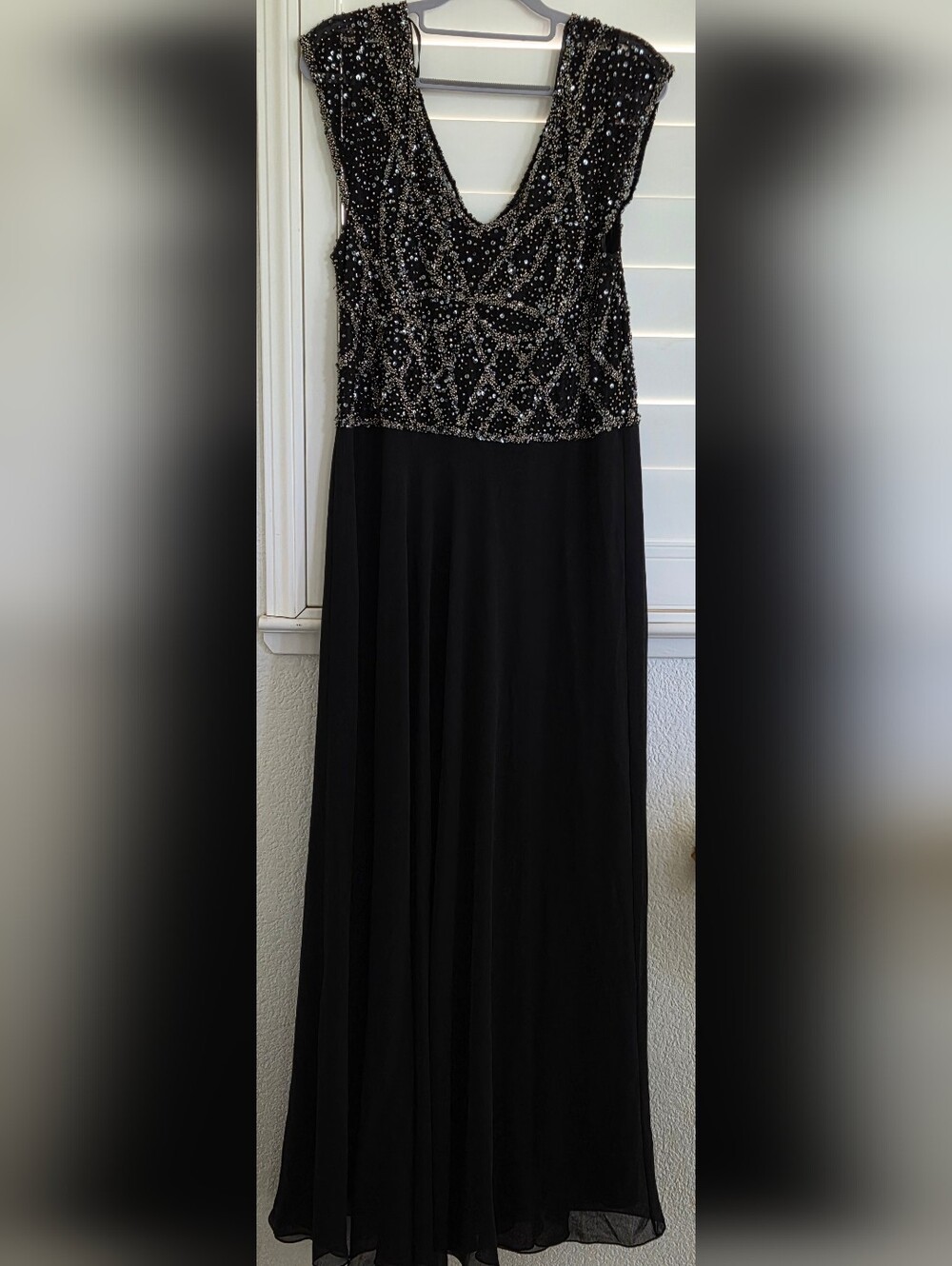 JKARA New York Beaded Sequin Evening Gown Dress Black Formal Maxi